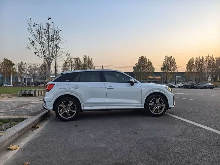 Фото 6 - Audi Q2L