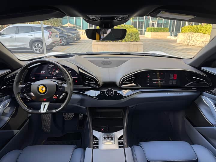 Фото 10 - Ferrari Purosangue