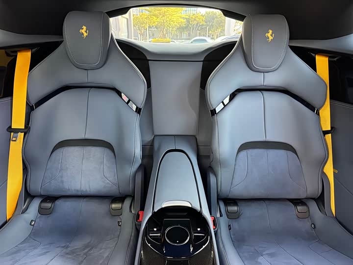 Фото 11 - Ferrari Purosangue