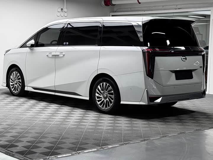 Фото 10 - GAC Trumpchi M8