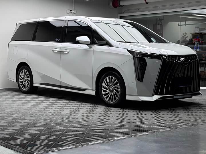 Фото 3 - GAC Trumpchi M8