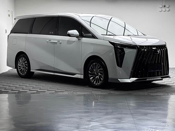 Фото 6 - GAC Trumpchi M8