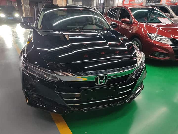 Фото 3 - Honda Accord