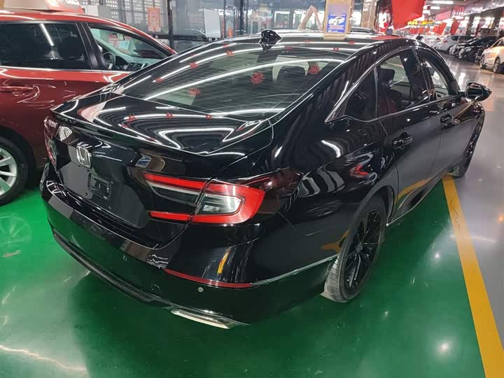 Фото 7 - Honda Accord