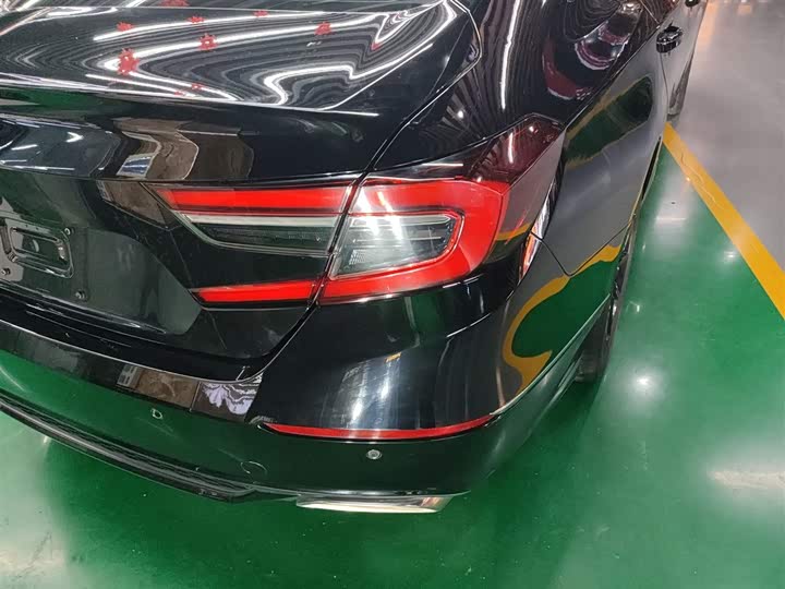 Фото 8 - Honda Accord