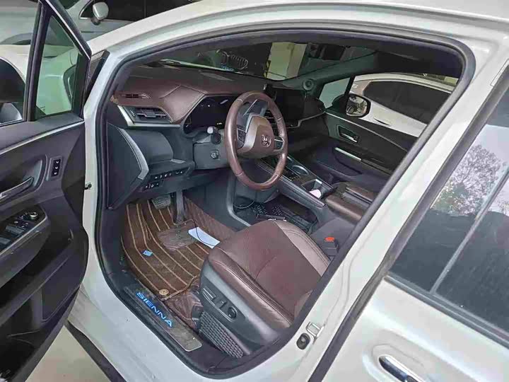 Фото 5 - Toyota Sienna