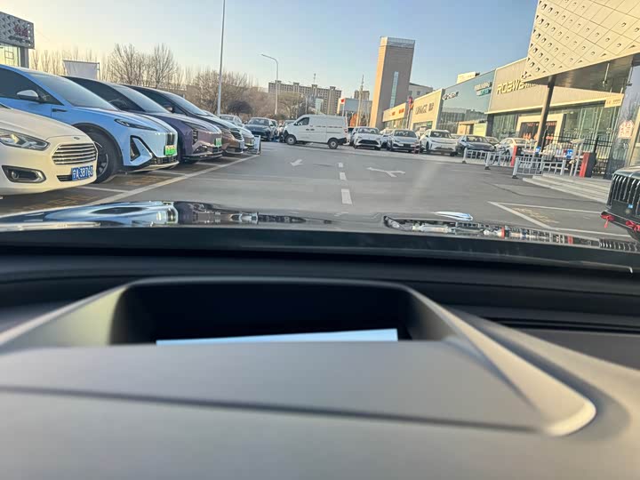 Фото 23 - Hongqi H5