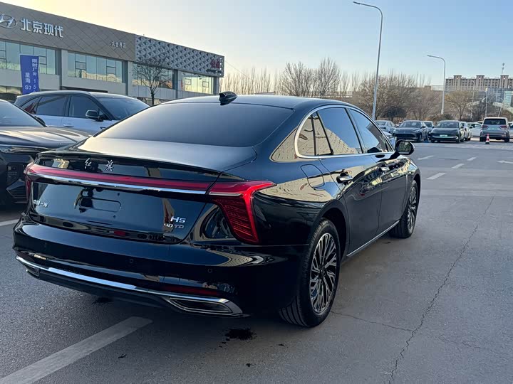 Фото 7 - Hongqi H5
