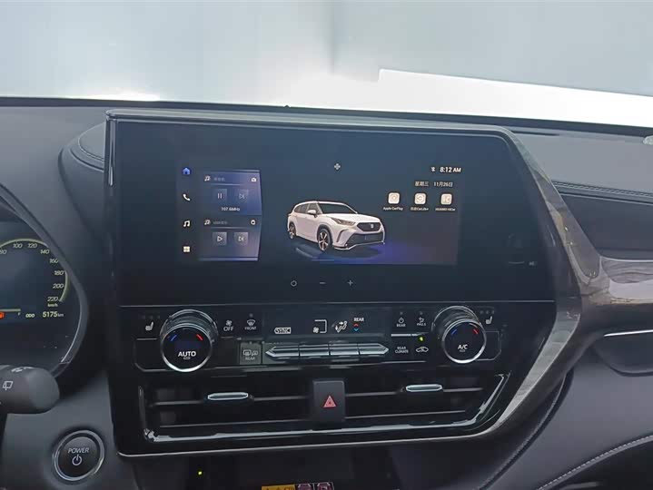 Фото 13 - Toyota Crown Kluger