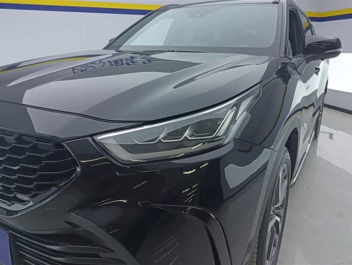 Фото 5 - Toyota Crown Kluger