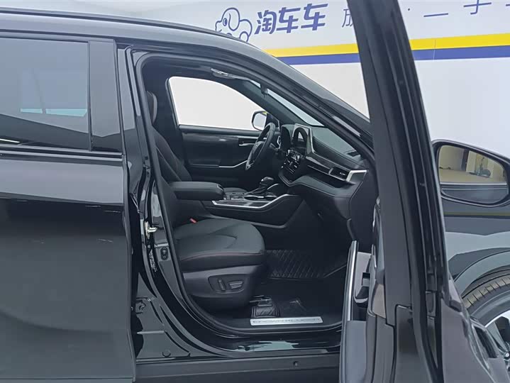 Фото 8 - Toyota Crown Kluger