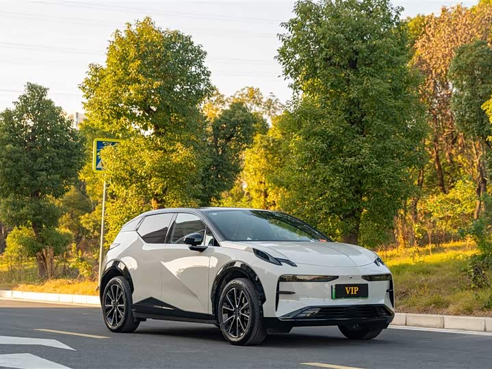 Фото 3 - Zeekr X