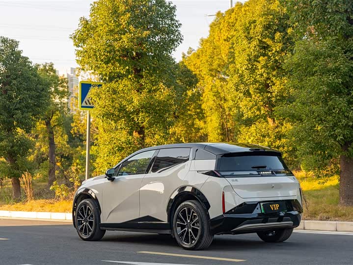 Фото 6 - Zeekr X