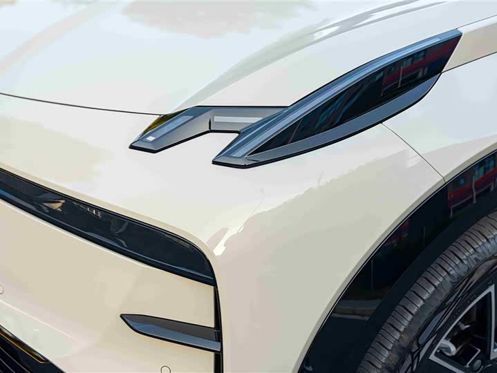 Фото 8 - Zeekr X