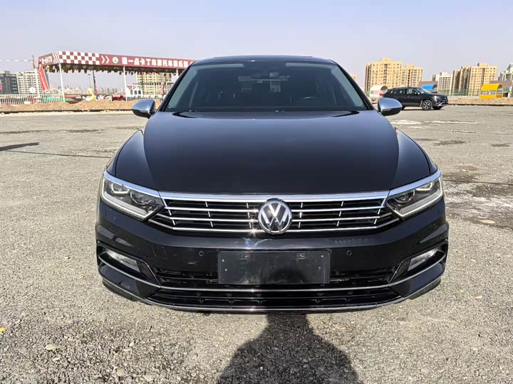 Фото 2 - Volkswagen Magotan