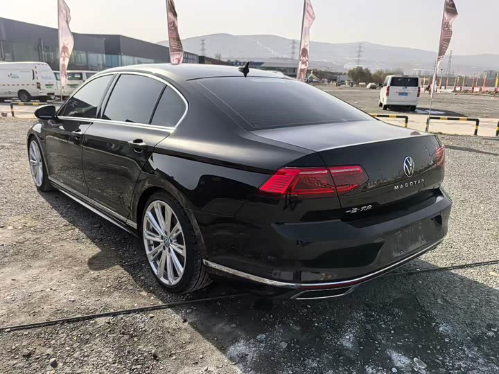 Фото 7 - Volkswagen Magotan