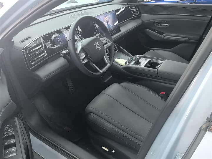 Фото 13 - BYD Qin L