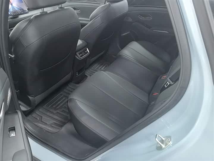 Фото 14 - BYD Qin L