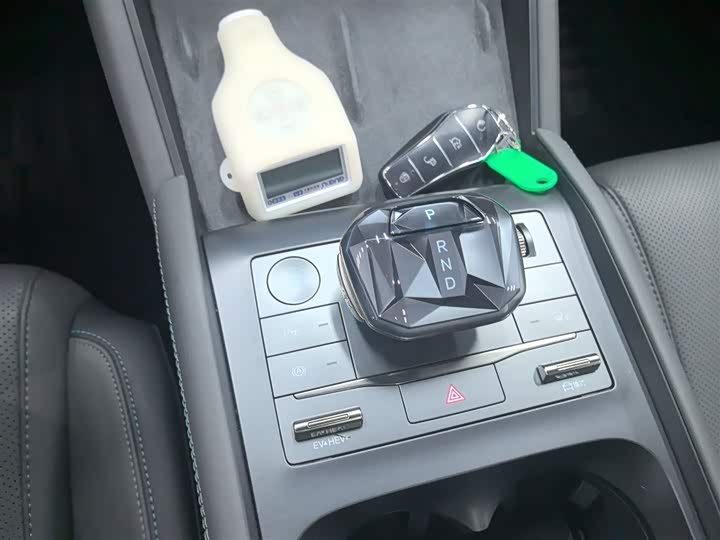 Фото 6 - BYD Qin L