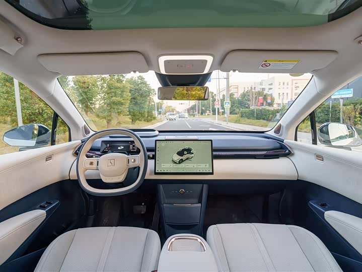 Фото 12 - Zeekr X