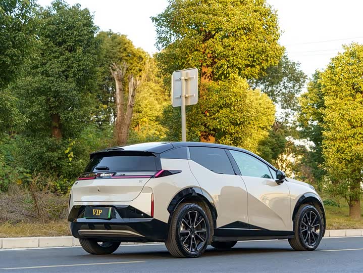 Фото 4 - Zeekr X