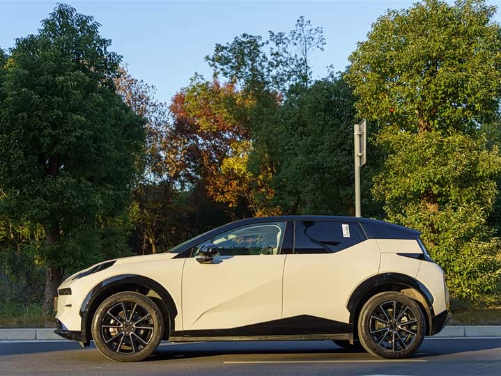 Фото 7 - Zeekr X