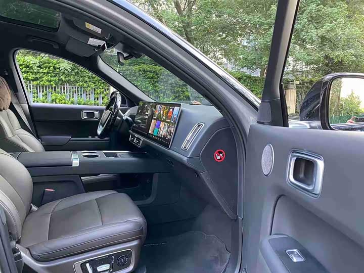 Фото 8 - LiXiang L9