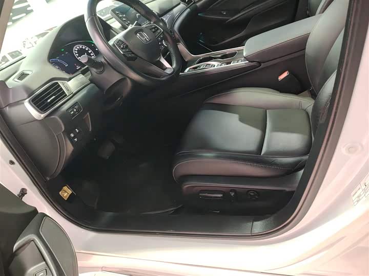 Фото 15 - Honda Accord