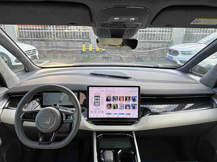 Фото 12 - Zeekr 009