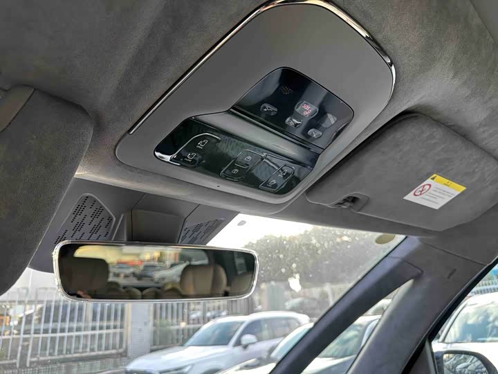 Фото 19 - Zeekr 009