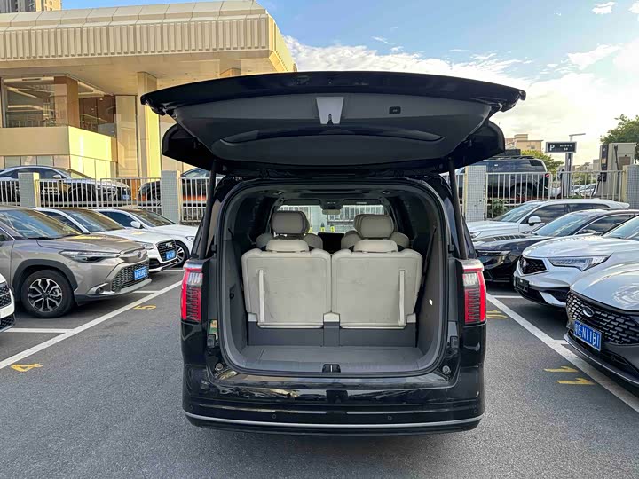 Фото 6 - Zeekr 009