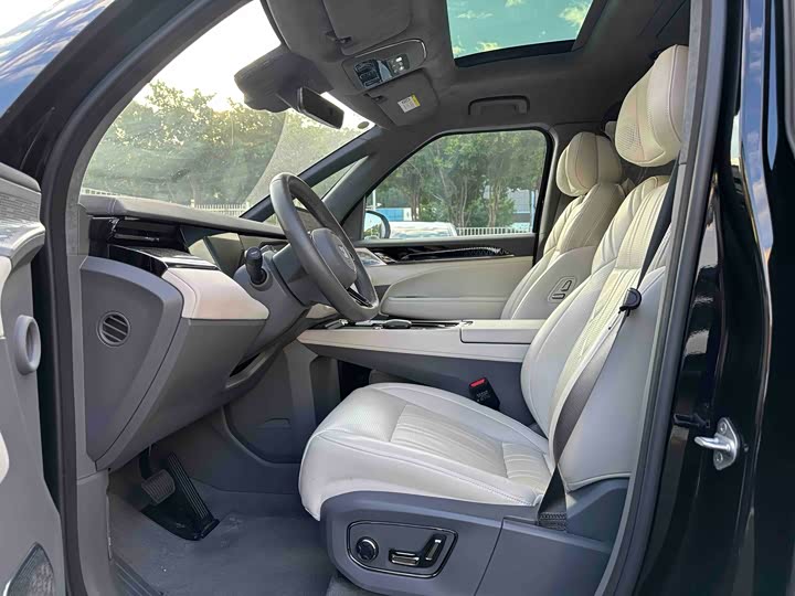 Фото 7 - Zeekr 009