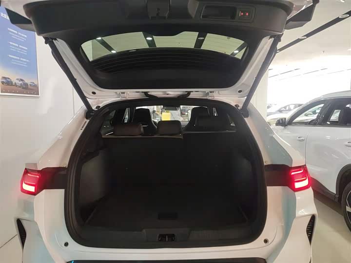 Фото 10 - BYD Song Plus Hybrid/EV