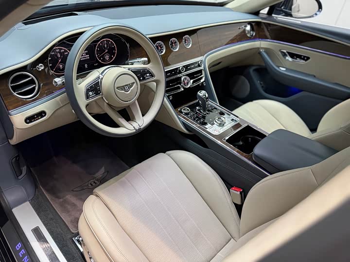 Фото 3 - Bentley Flying Spur