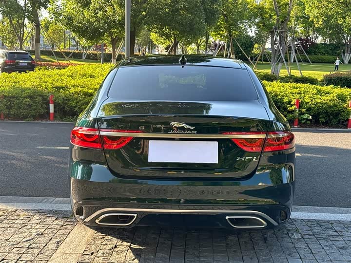 Фото 14 - Jaguar XF L