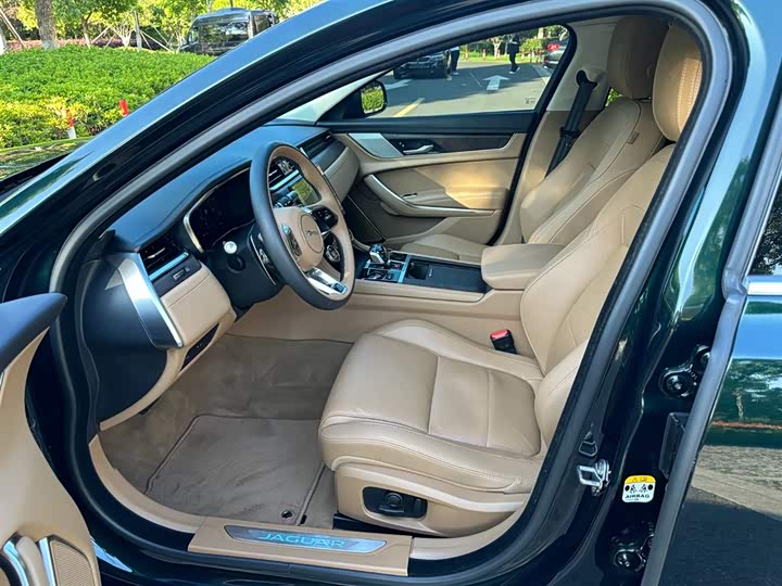 Фото 6 - Jaguar XF L