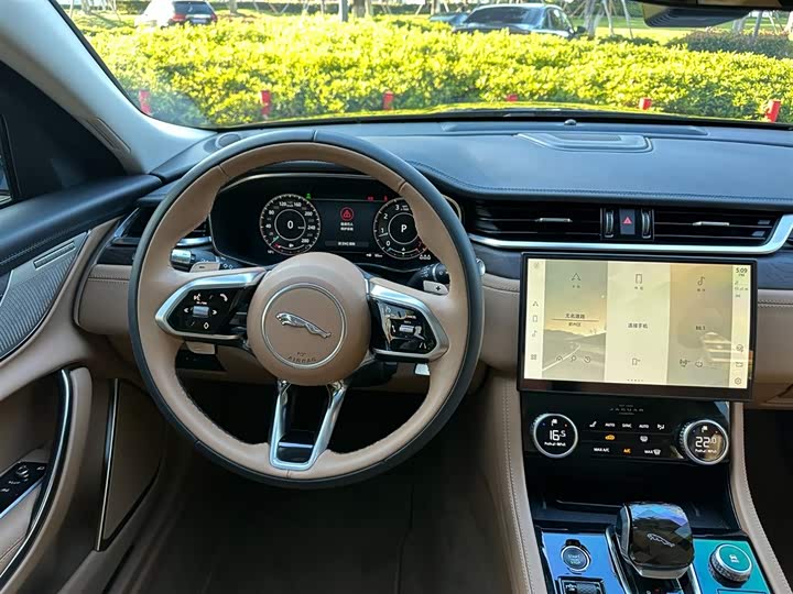 Фото 7 - Jaguar XF L