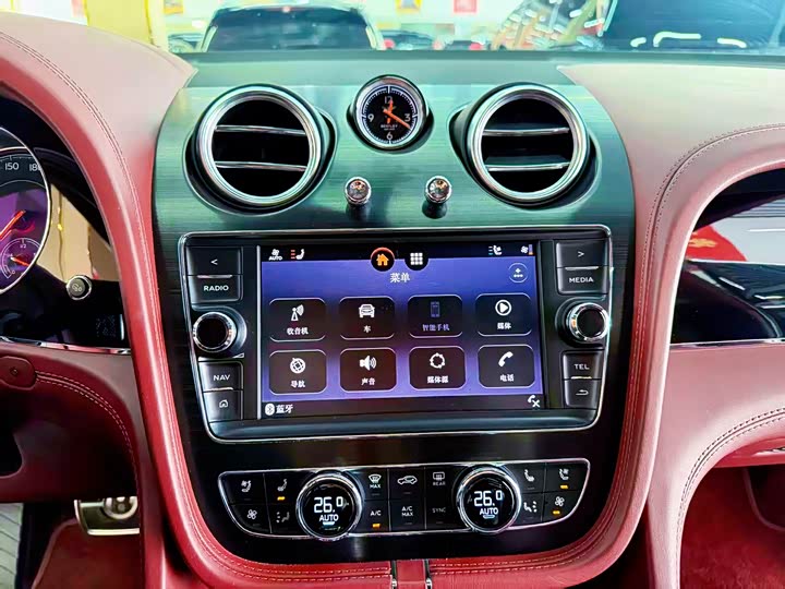 Фото 8 - Bentley Bentayga Hybrid