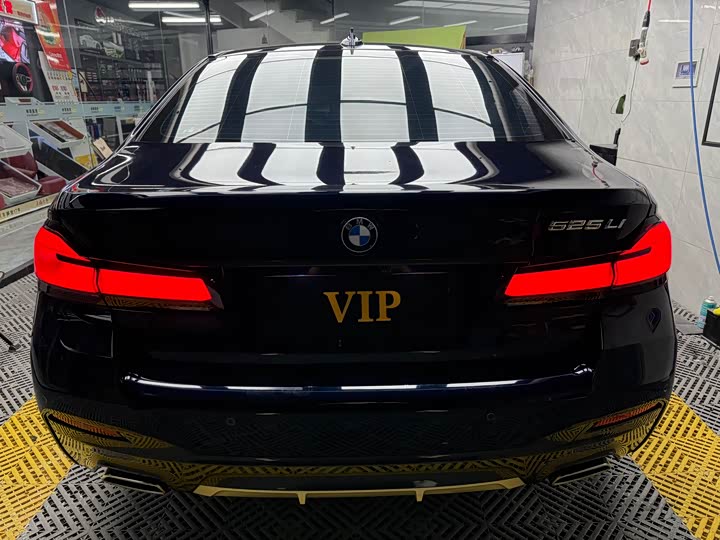 Фото 8 - BMW 5 Series