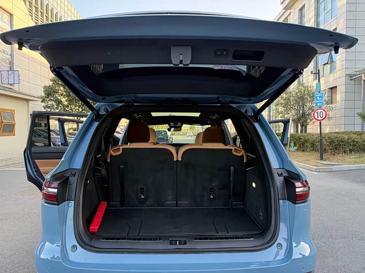 Фото 15 - LiXiang One