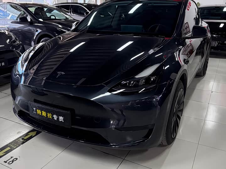 Фото 1 - Tesla Model Y