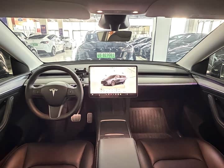 Фото 8 - Tesla Model Y