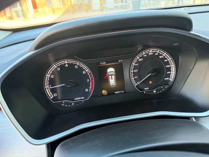 Фото 6 - Geely Coolray