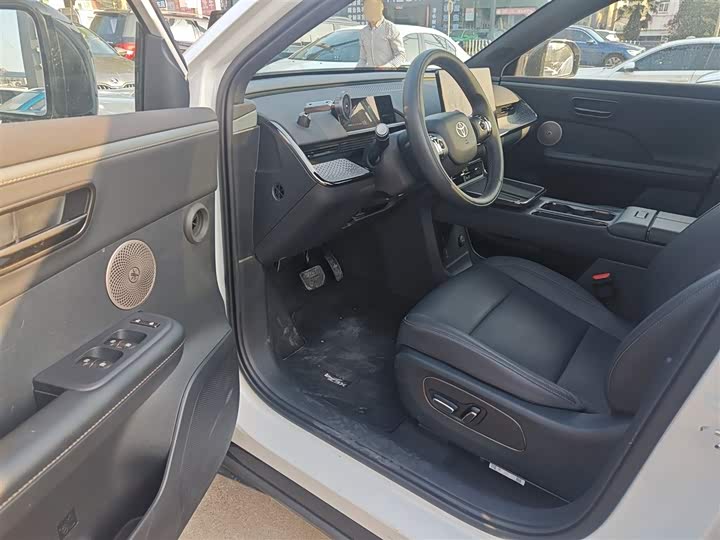 Фото 16 - Toyota bZ3X