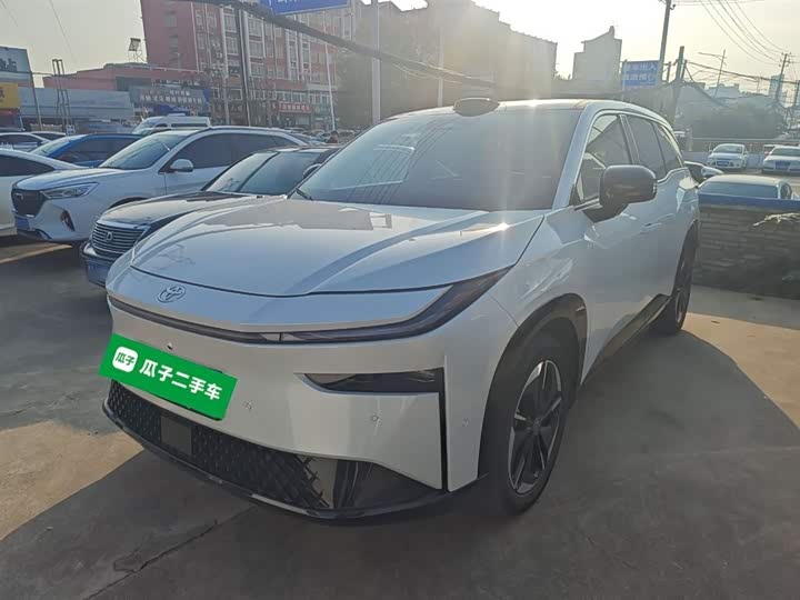 Фото 2 - Toyota bZ3X