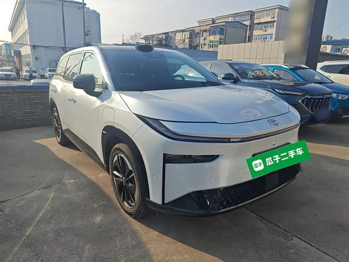 Фото 4 - Toyota bZ3X