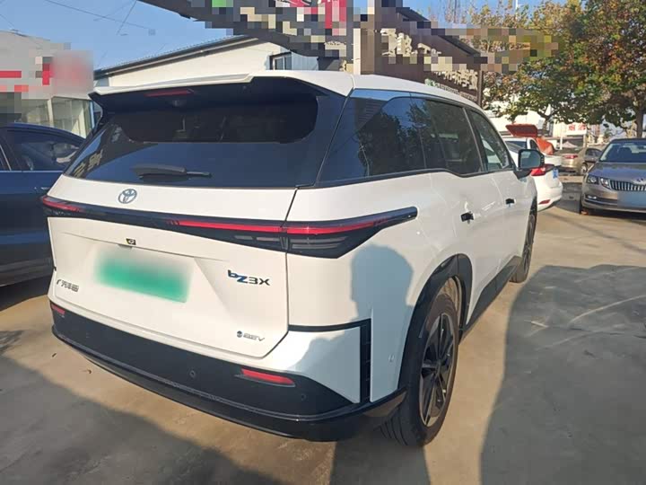 Фото 7 - Toyota bZ3X