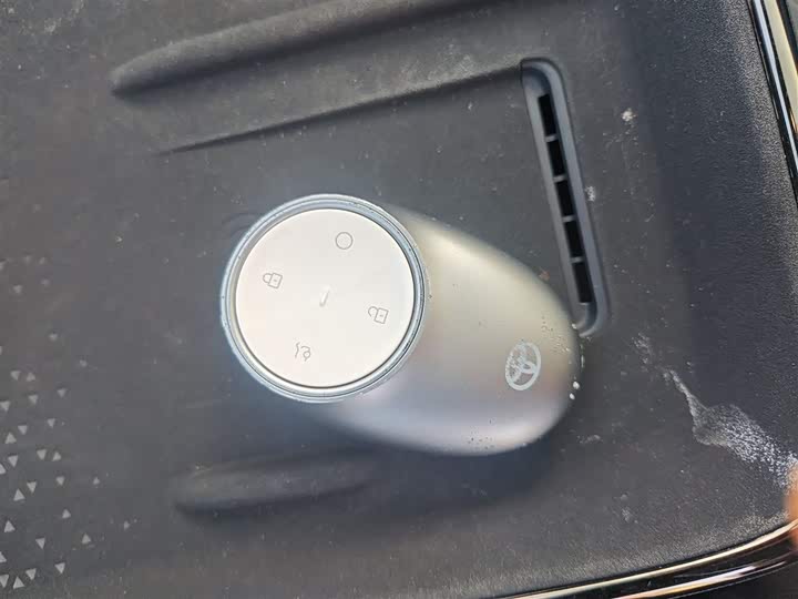 Фото 9 - Toyota bZ3X