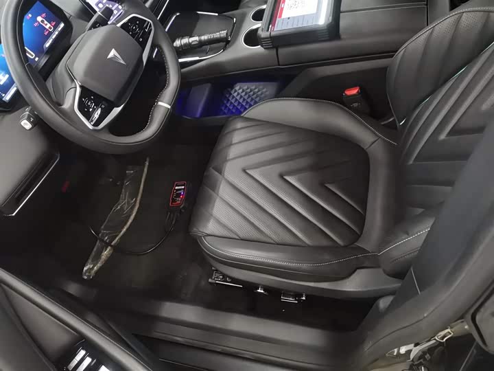 Фото 15 - Changan Deepal SL03