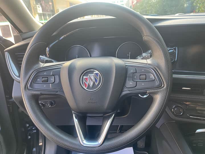 Фото 12 - Buick Envision Plus